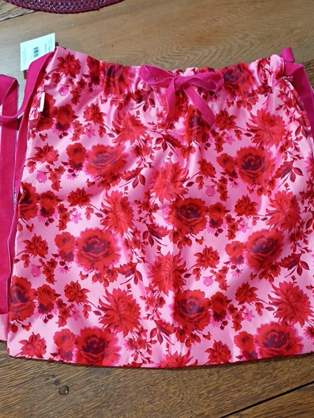 ban.do NWT Pink Satiny Drawstring Backpack with Red Floral Print
